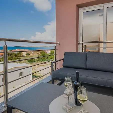 Gavran Apartment *