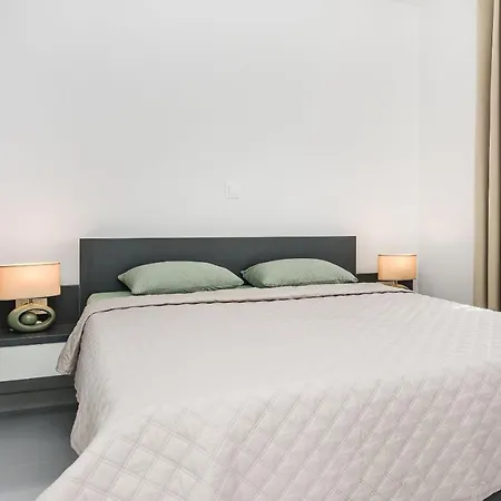 Gavran Apartment *
